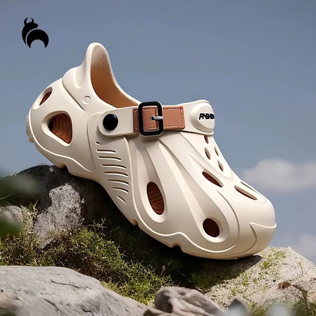 Men's Clogs for Outdoor Wear, Non-Slip, Odor-Resistant, Soft-Soled, Water-Resistant, Beach Sandals, Breathable, Thick-Soled Sandals for Men